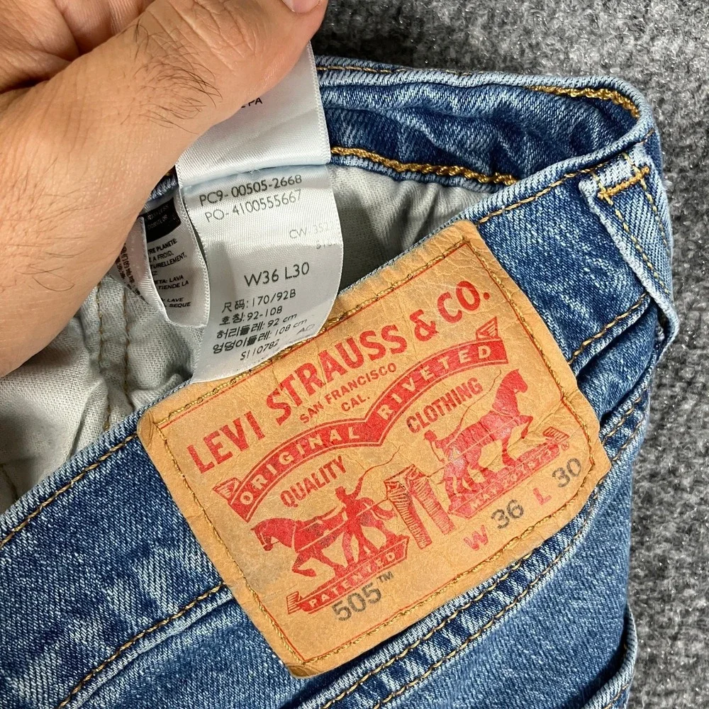 Levi's 505‎ Jeans Mens W36 L30 Straight Fit Light Wash Distressed Denim Pants